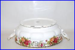 Royal Albert Old Country Roses Round Covered Vegetable Casserole 1962 England