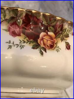 Royal Albert Old Country Roses Round Covered Vegetable Serving Bowl MINT