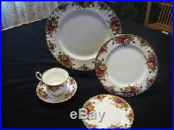 Royal Albert Old Country Roses Service 4 Dinner Plates Cups Saucer 20 pieces