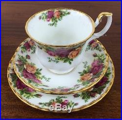 Royal Albert Old Country Roses Service For 6, 5 Piece Place Settings, 30 Pieces