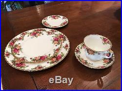Royal Albert Old Country Roses-Service for 16 (80 Pieces)
