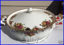 Royal Albert Old Country Roses Soup Tureen Casserole with Lid 1962 England Royal Albert Old Country Roses Soup Tureen Casserole with Lid 1962 England