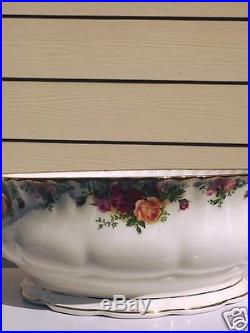 Royal Albert Old Country Roses Soup Tureen Casserole with Lid 1962 England Royal Albert Old Country Roses Soup Tureen Casserole with Lid 1962 England