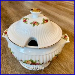 Royal Albert Old Country Roses Soup or Vegetable Tureen with Lid Fine Bone China Royal Albert Old Country Roses Soup or Vegetable Tureen with Lid Fine Bone China