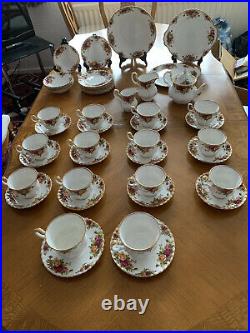 Royal Albert Old Country Roses, Tea / Coffee Service, 43 Pieces