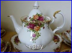 Royal Albert Old Country Roses Tea Service/Tea Set 29 Pieces Vintage