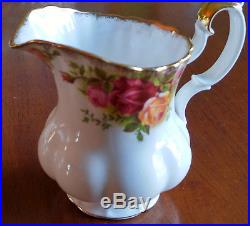 Royal Albert Old Country Roses Tea Service for Six 29 pieces Royal Albert Old Country Roses Tea Service for Six 29 pieces