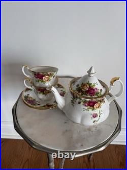 Royal Albert Old Country Roses Tea Set Bone China England Cup Set