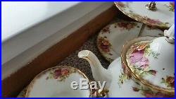 Royal Albert Old Country Roses Tea service for 4 The perfect wedding present