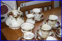 Royal Albert Old Country Roses Tea service for 6 The perfect wedding present