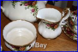 Royal Albert Old Country Roses Tea service for 6 The perfect wedding present