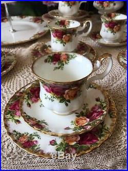 Royal Albert Old Country Roses Tea set 22 pieces Bone China for six