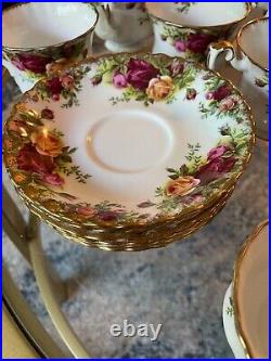 Royal Albert Old Country Roses Teacup Saucer set