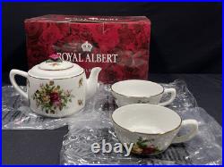 Royal Albert Old Country Roses Teapot, 2 cups set