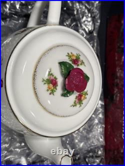 Royal Albert Old Country Roses Teapot, 2 cups set