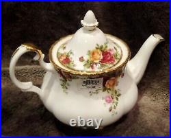 Royal Albert Old Country Roses Teapot 6 Cup Bone China England UNUSED Doulton
