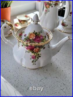 Royal Albert Old Country Roses Teapot Bone China England Tea Pot