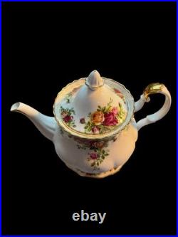 Royal Albert Old Country Roses Teapot Large 42 Oz With Trivet