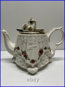 Royal Albert Old Country Roses Teapot Paul Cardew Design Artist's Palette Large Royal Albert Old Country Roses Teapot Paul Cardew Design Artist's Palette Large