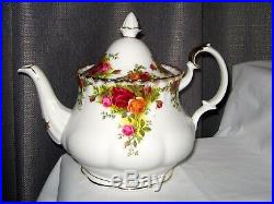 Royal Albert Old Country Roses- Teapot Royal Albert Bone China England