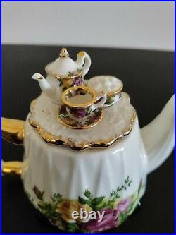 Royal Albert Old Country Roses Teapot With Tea Setting On Lid Read Description