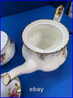 Royal Albert Old Country Roses Teapot and Warmer Bone China Excellent