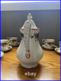 Royal Albert Old Country Roses Teapot full Service Set 15 Pc