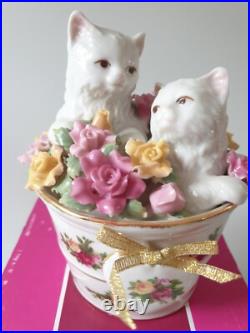 Royal Albert Old Country Roses Two Kittens Bouquet Music Box Antique