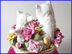 Royal Albert Old Country Roses Two Kittens Bouquet Music Box Antique