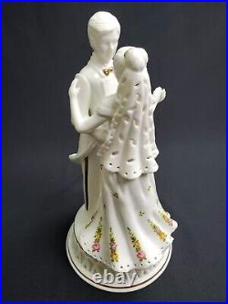 Royal Albert Old Country Roses Wedding Memories Bride Groom Cake Topper Figurine