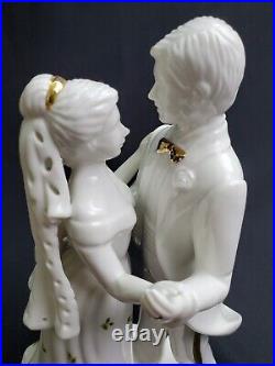 Royal Albert Old Country Roses Wedding Memories Bride Groom Cake Topper Figurine