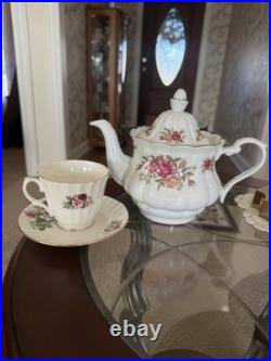 Royal Albert Old Country Roses / XL Set / over 80 pieces including VHTF items Royal Albert Old Country Roses / XL Set / over 80 pieces including VHTF items
