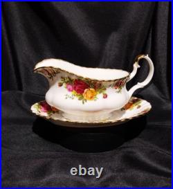 Royal Albert Old Country Roses c. 1974-1980 Bone China Gravy Boat Royal Albert Old Country Roses c. 1974-1980 Bone China Gravy Boat