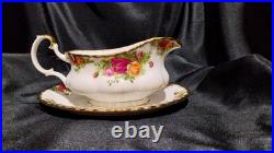 Royal Albert Old Country Roses c. 1974-1980 Bone China Gravy Boat Royal Albert Old Country Roses c. 1974-1980 Bone China Gravy Boat