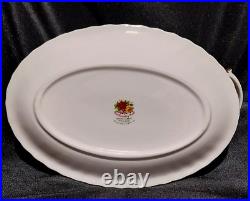 Royal Albert Old Country Roses c. 1974-1980 Bone China Gravy Boat Royal Albert Old Country Roses c. 1974-1980 Bone China Gravy Boat