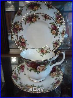 Royal Albert Old Country Roses china 9 4pc place settings with other pieces