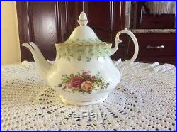Royal Albert Old Country Roses, companion Tea pot 1962