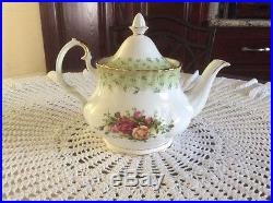 Royal Albert Old Country Roses, companion Tea pot 1962