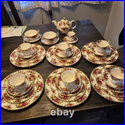 Royal Albert Old Country Roses dish set 6-5 piece Setting Plus 7 Extra Pieces