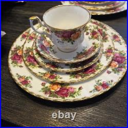 Royal Albert Old Country Roses dish set 6-5 piece Setting Plus 7 Extra Pieces