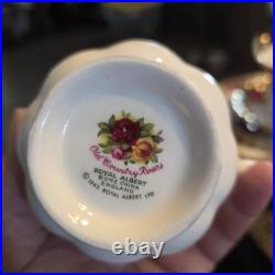 Royal Albert Old Country Roses dish set 6-5 piece Setting Plus 7 Extra Pieces