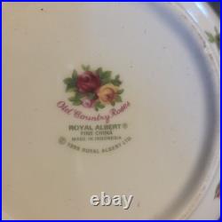 Royal Albert Old Country Roses dish set 6-5 piece Setting Plus 7 Extra Pieces