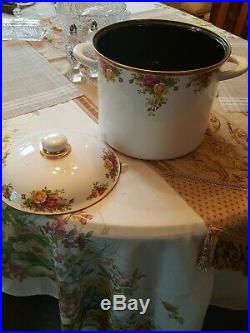Royal Albert Old Country Roses rare 8 qt. Sauce/Stew pot. Made in Germany. New