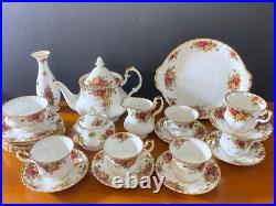 Royal Albert Old Country Roses tea service, 25 pcs, Bone china, made in Englan
