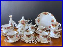 Royal Albert Old Country Roses tea service, 25 pcs, Bone china, made in Englan