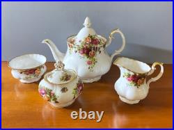 Royal Albert Old Country Roses tea service, 25 pcs, Bone china, made in Englan