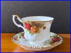 Royal Albert Old Country Roses tea service, 25 pcs, Bone china, made in Englan