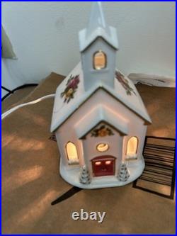 Royal Albert Old country roses Lighted Church