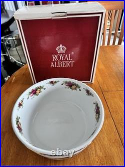 Royal Albert Old country roses large salad bowl 10.5 X 5.25 Stunning