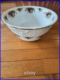 Royal Albert Old country roses large salad bowl 10.5 X 5.25 Stunning